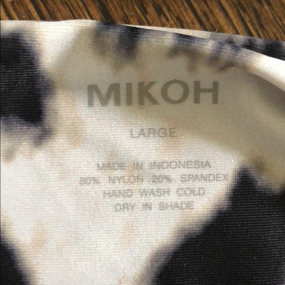 Mikoh swimsuit seen on Arielle Charnas. - Picture 3 of 3